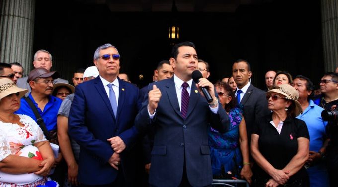 20180503 - jimmy morales obliga a  apoyarlo.jpg