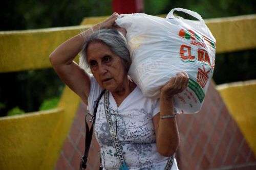 Venezolanos en busca de comida.jpg