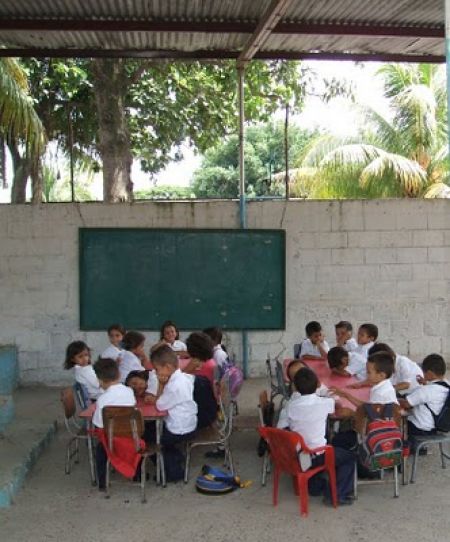 escuela honduras.jpg