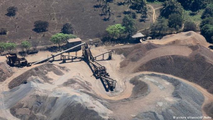 extractivismo.jpg