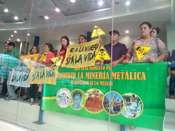 20170330 el salvador prohibió la minería metálica 2.jpg