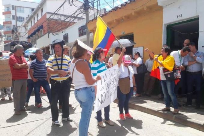 20190716 - salud reclamo colombia 2.jpg