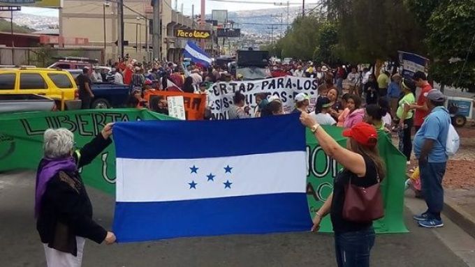marcha-honduras-accixn-ciudadana-compressor.jpg_1718483347.jpg