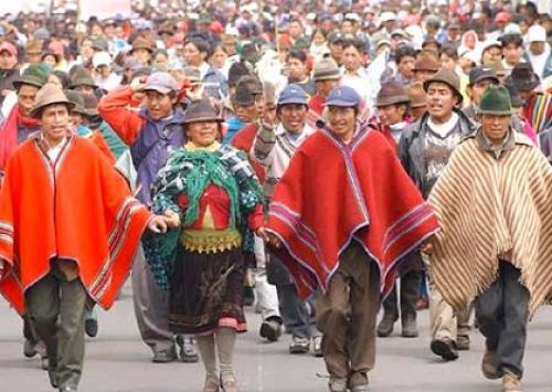 indigenas ecuador.jpg