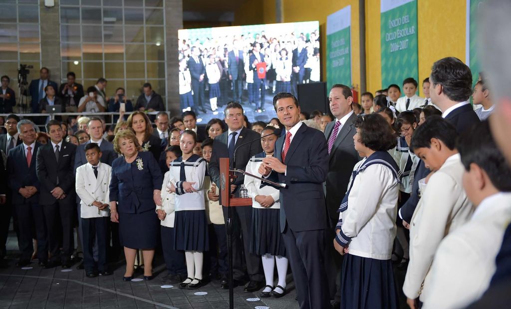 Enrique Peña Nieto_Inaugura ciclo escolar.jpg