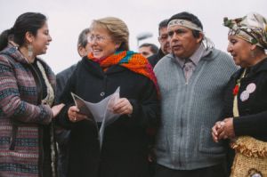 bachelet-mapuche.jpg