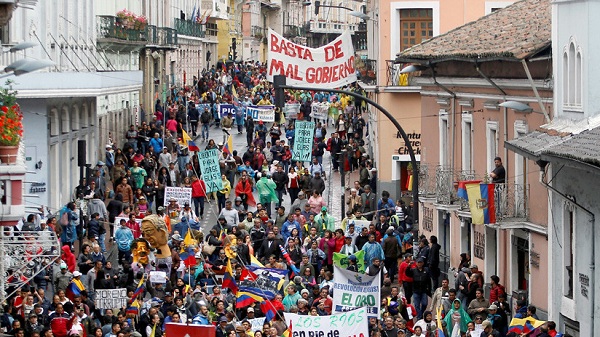 Ecuador marcha.jpg