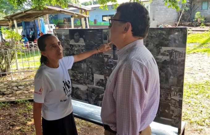 Jueces de la Corte IDH realizan visita histórica a El Mozote para verificar reparación a víctimas.jpg