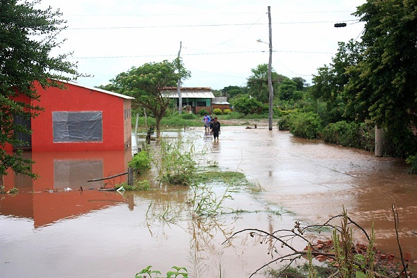 Paraguay Declaran_alerta_roja.png