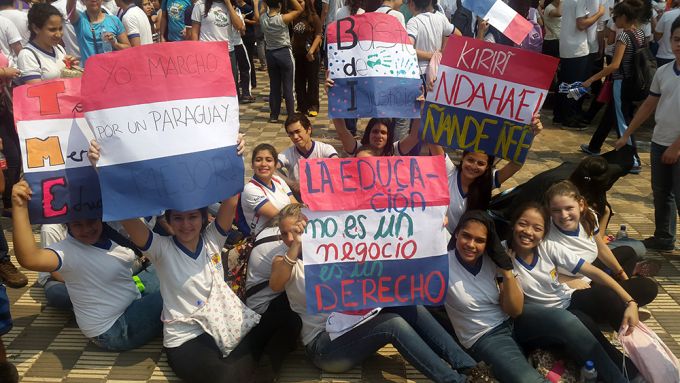 marcha-estudiantil-paraguay4.jpg