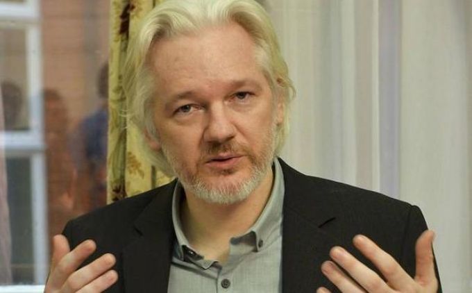 assange-U70822523619zcC--624x385@Las Provincias-LasProvincias.jpg