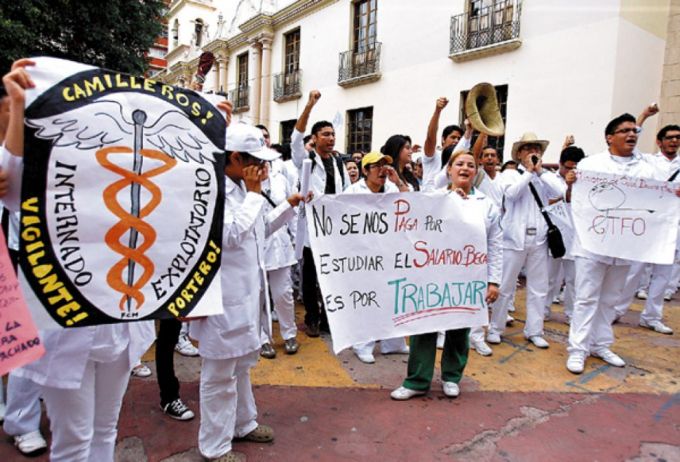 médicos-internos-990x673.jpg