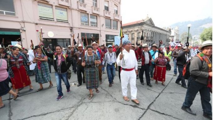 marcha-por-la-dignidad-sale-de-Xela.jpg