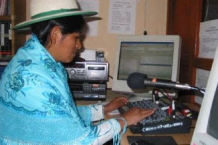 radio_mujeres_indigenas_bolivia-676x450.jpg