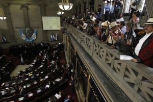 guatemala racismo diputados.jpg